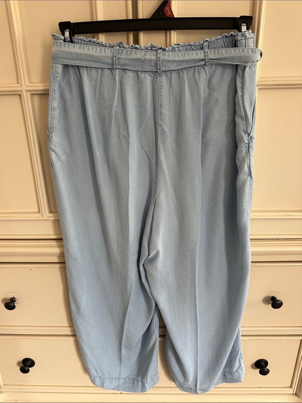 Light Blue Women’s Elastic Waist Crop Pants - Picture 3 of 4
